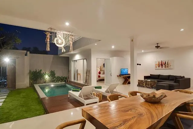 סמיניאק Selog Villa