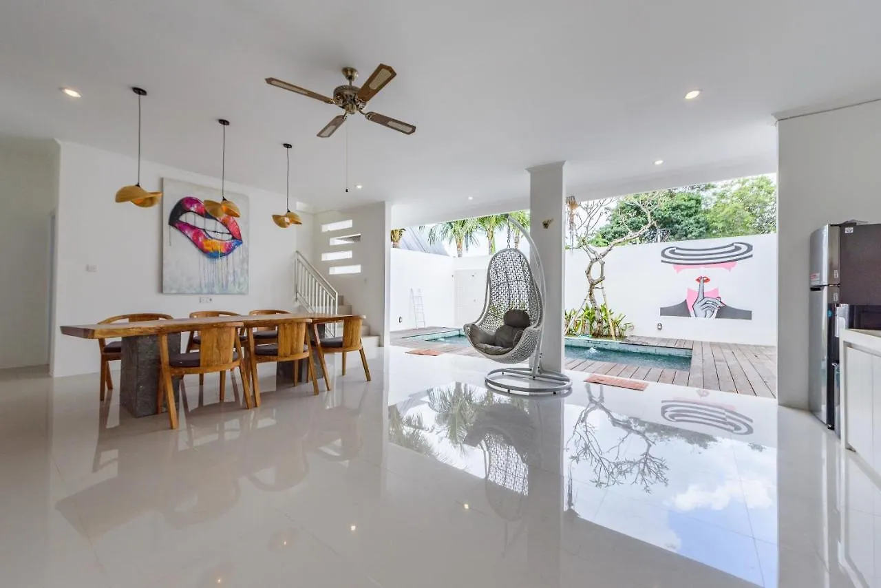 סמיניאק Selog Villa 0*,